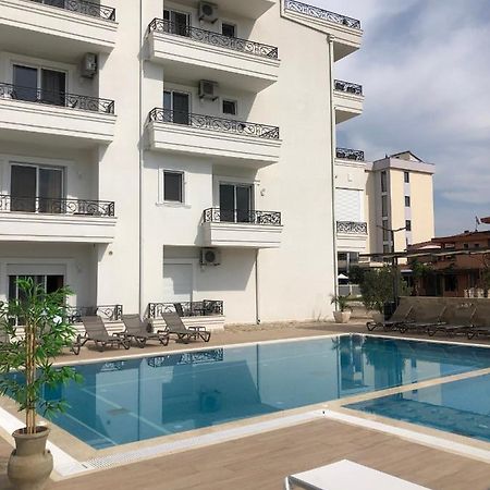 Metropolis Hotel Ulcinj Ngoại thất bức ảnh
