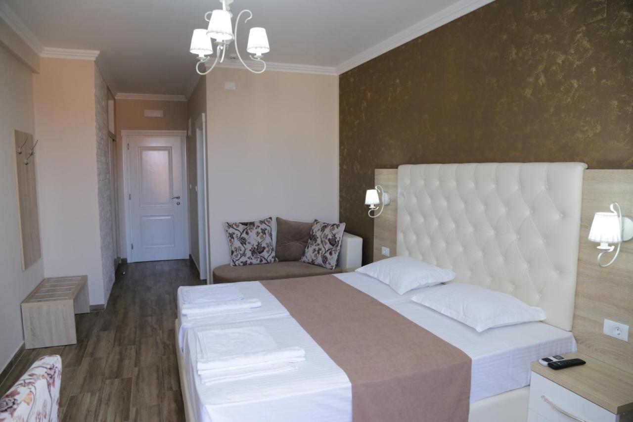Metropolis Hotel Ulcinj Ngoại thất bức ảnh