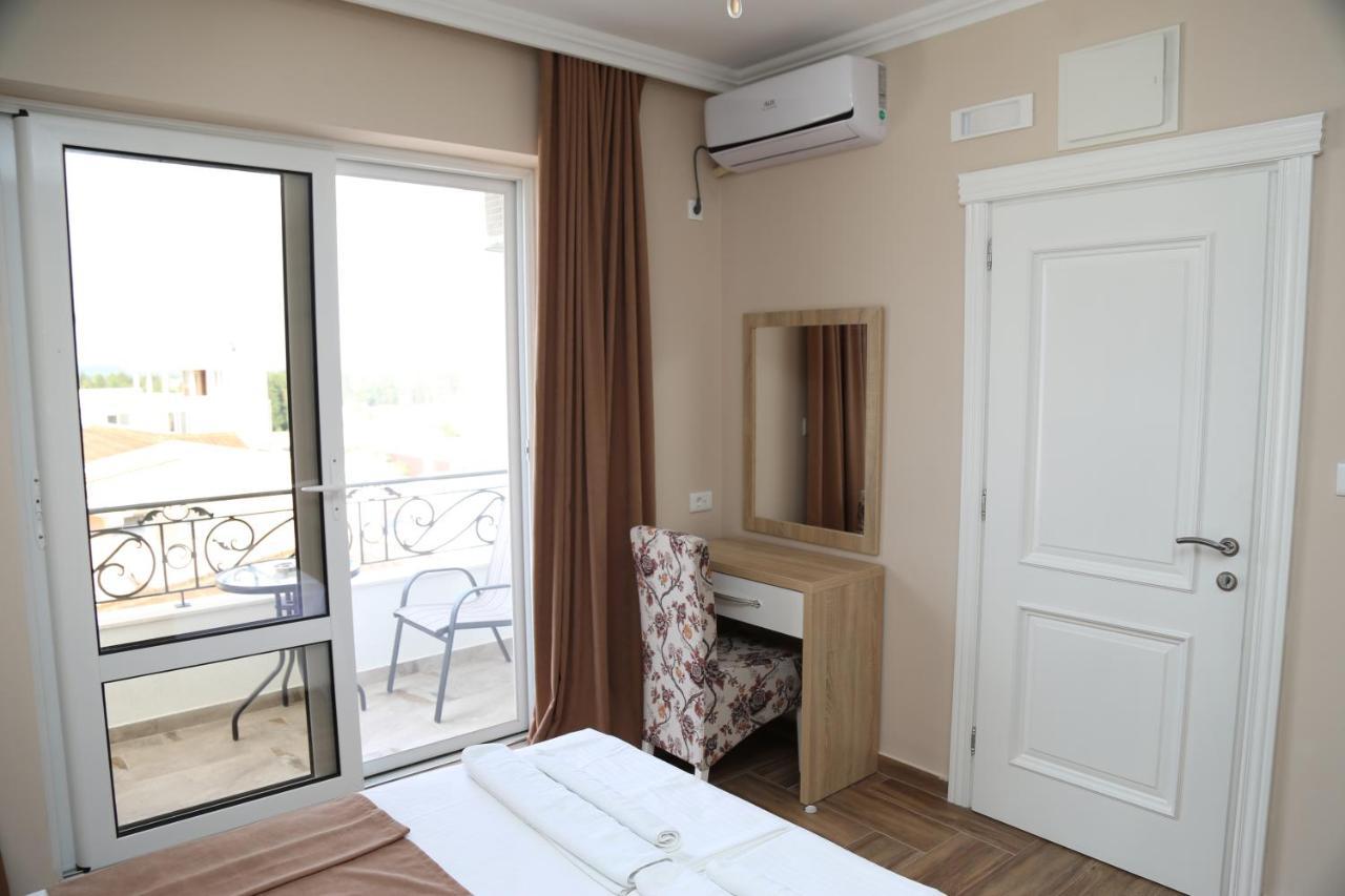 Metropolis Hotel Ulcinj Ngoại thất bức ảnh