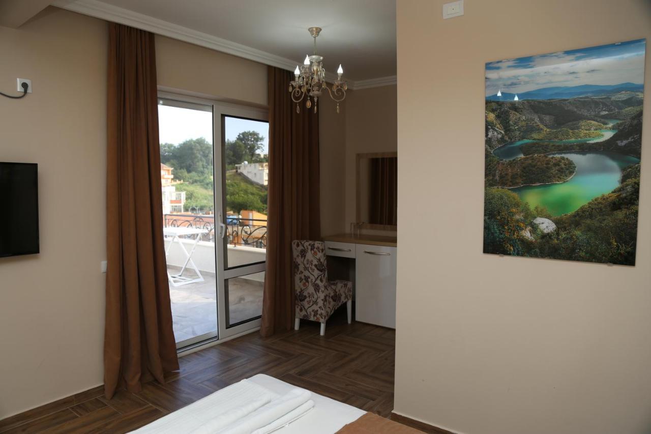 Metropolis Hotel Ulcinj Ngoại thất bức ảnh