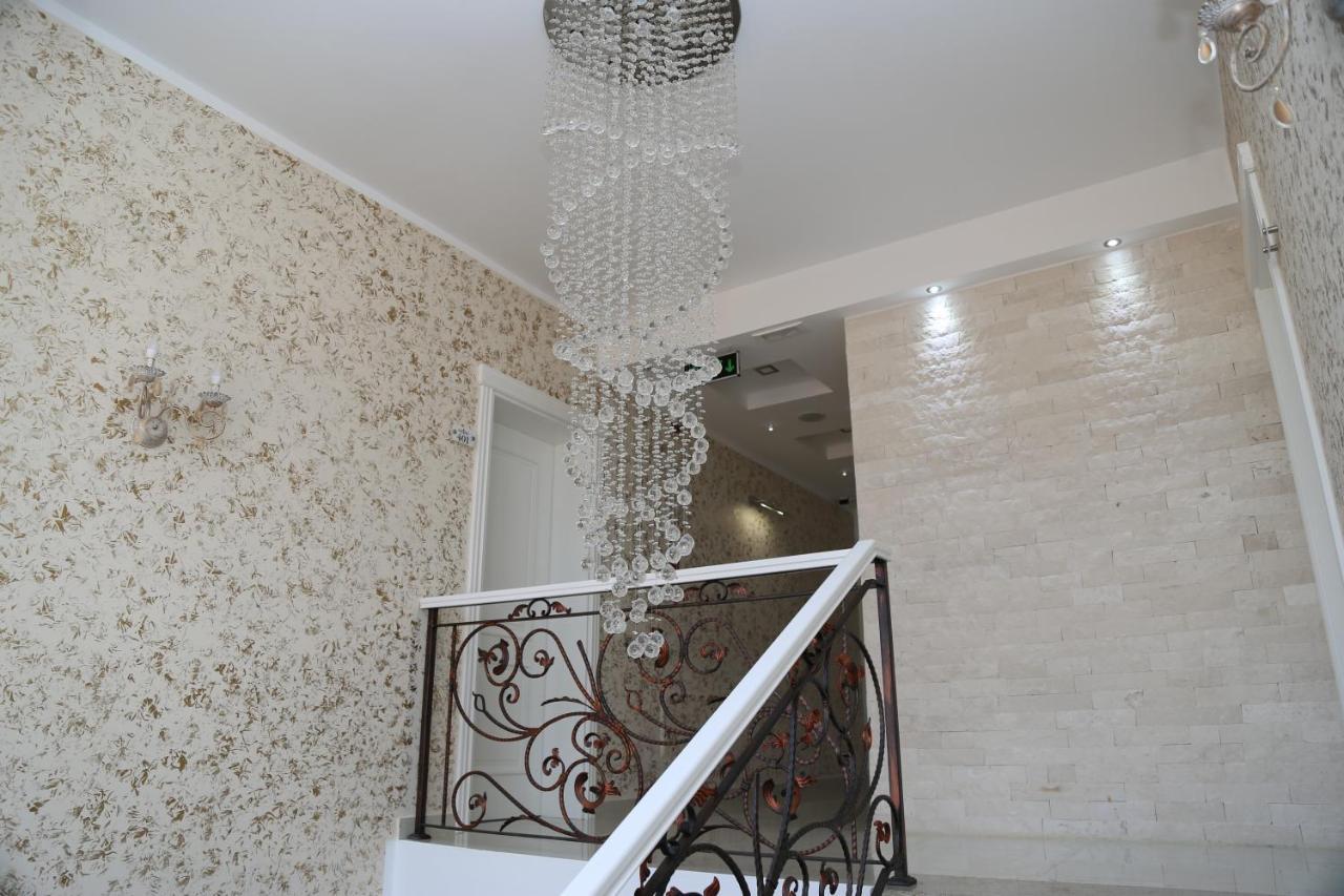 Metropolis Hotel Ulcinj Ngoại thất bức ảnh