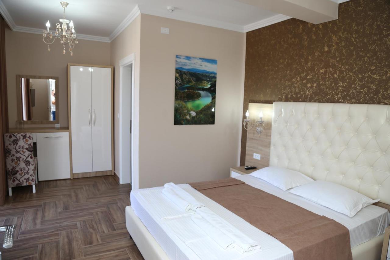 Metropolis Hotel Ulcinj Ngoại thất bức ảnh