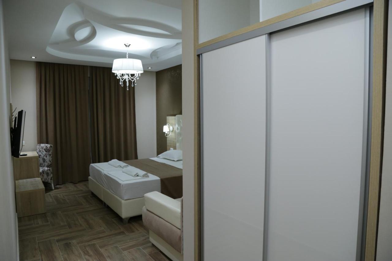 Metropolis Hotel Ulcinj Ngoại thất bức ảnh