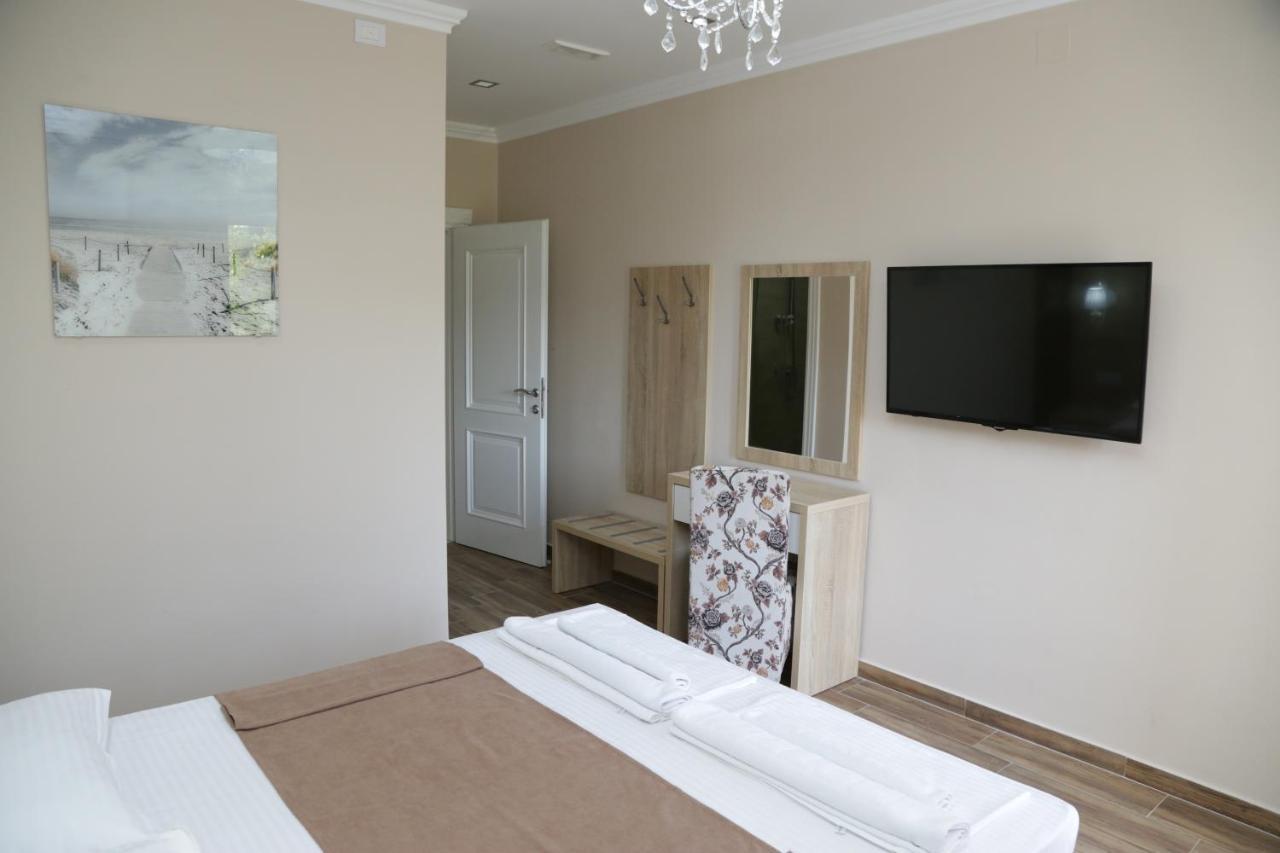 Metropolis Hotel Ulcinj Ngoại thất bức ảnh