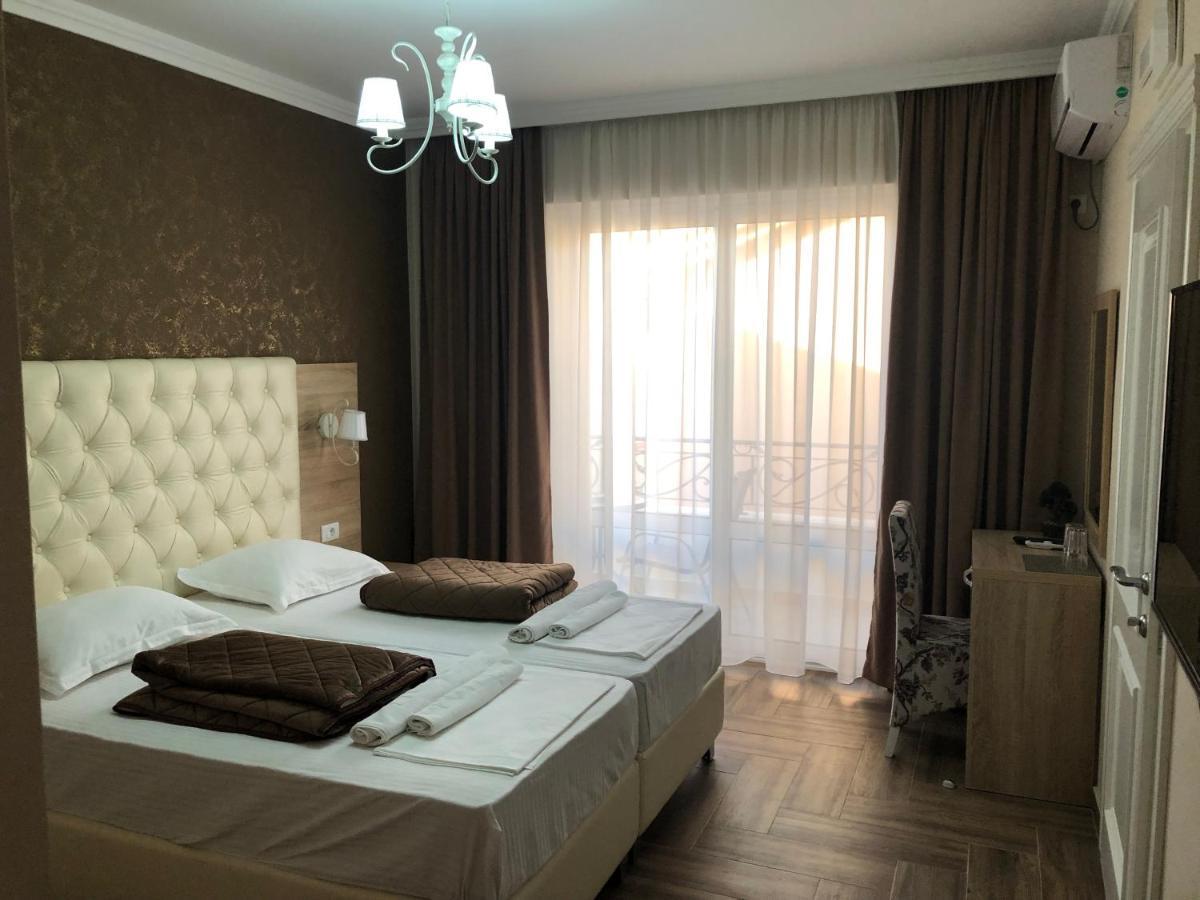 Metropolis Hotel Ulcinj Ngoại thất bức ảnh
