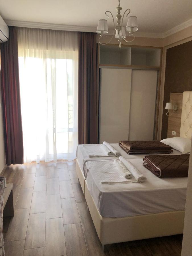 Metropolis Hotel Ulcinj Ngoại thất bức ảnh
