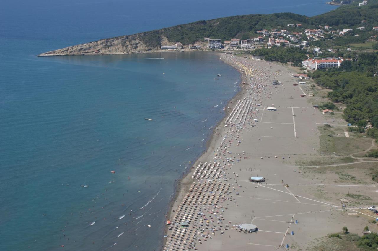 Metropolis Hotel Ulcinj Ngoại thất bức ảnh