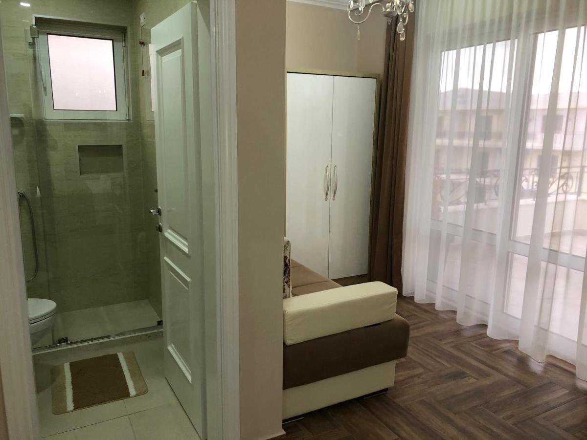 Metropolis Hotel Ulcinj Ngoại thất bức ảnh